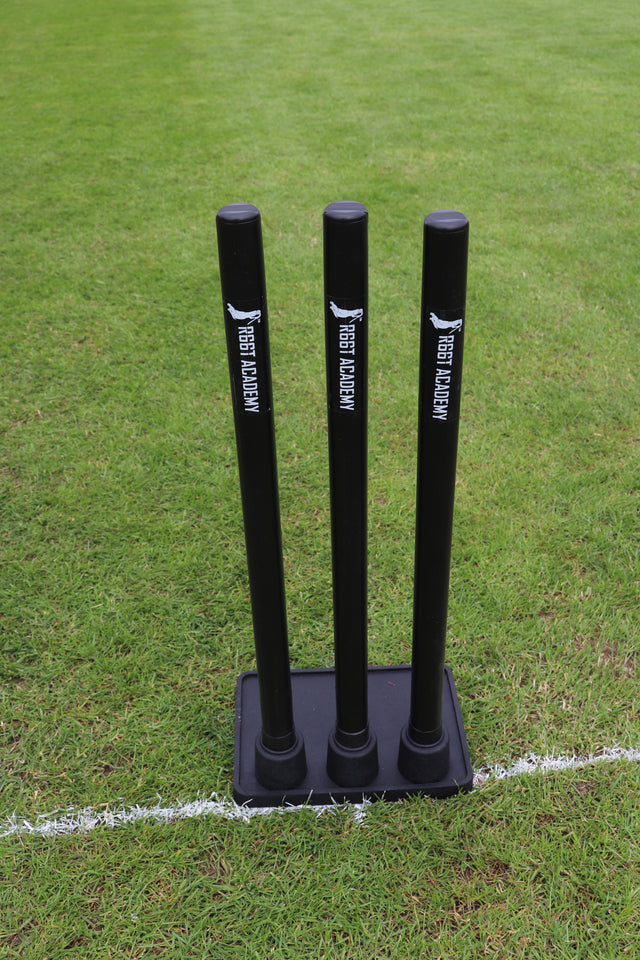 R66T Academy Stumps - Rubber Cricket Stumps (black)